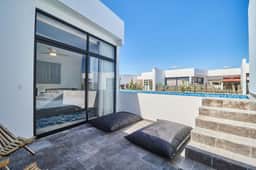 Luxury 2-Story Penthouse with Private Pool in Zama - Image 4