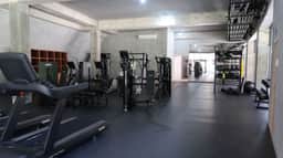 Premium Condo with 2 Pools, Full Gym & Sun Decks - Image 5