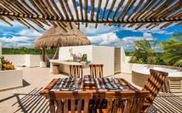 Private Rooftop Penthouse w/ Jacuzzi & Concierge - Image 4