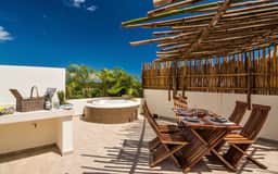 Private Rooftop Penthouse w/ Jacuzzi & Concierge - Image 5