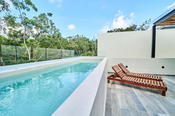 Luxury 3 Bedroom Villa w/ Private Pool & Sun Deck - Image 1