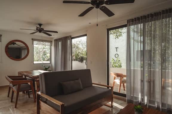Digital Nomad Haven w/ 2 Pools, Gym, Coworking - Image 3