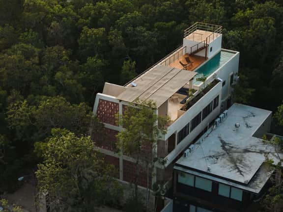 Jungle Retreat w/Rooftop Pool & Panoramic Views - Image 5