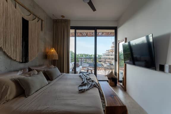 Premium Condo with 2 Pools, Full Gym & Sun Decks - Image 4