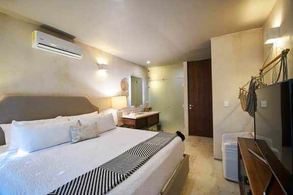 Luxury Condo w/ Papaya Playa Project Beach Access - Image 4